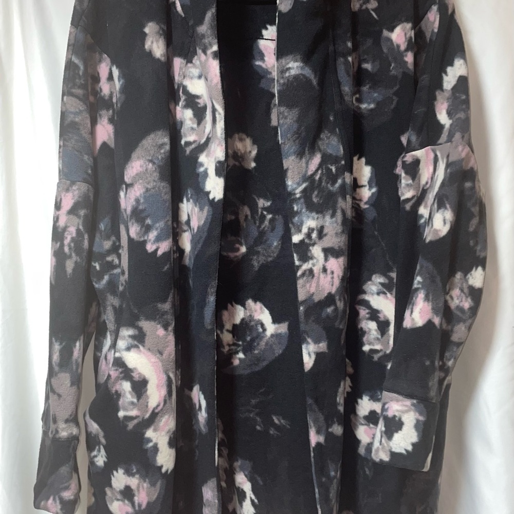 Cuddl Duds Black and Pink Floral Robe